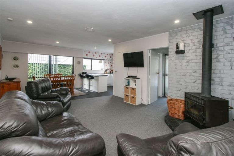 Photo of property in 3 Puriri Street, Inglewood, 4330