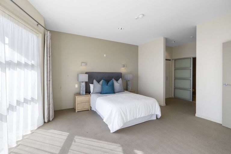 Photo of property in Quarterdeck, 3/4 Buller Street, New Plymouth, 4310