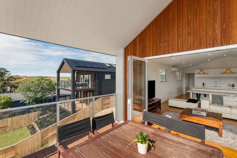 Photo of property in 1335d Papamoa Beach Road, Papamoa Beach, 3118