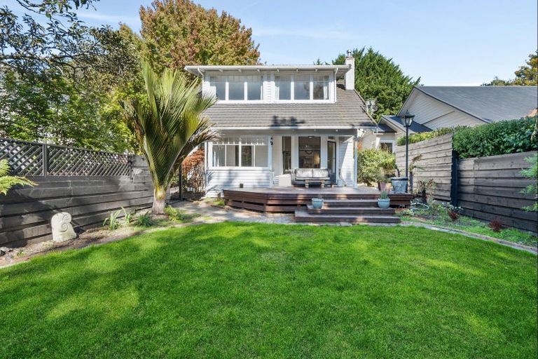 Photo of property in 32 Brougham Street, Nelson South, Nelson, 7010