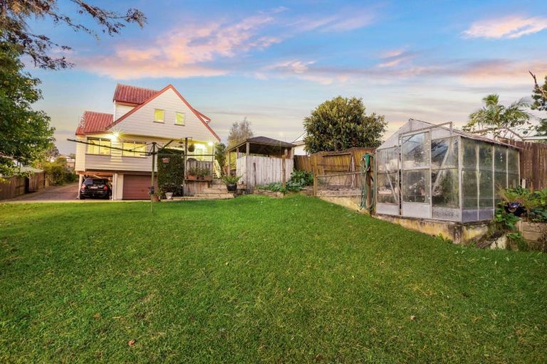 Photo of property in 153 Aviemore Drive, Highland Park, Auckland, 2010