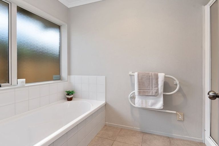 Photo of property in 3 Oxford Avenue, Te Kamo, Whangarei, 0112