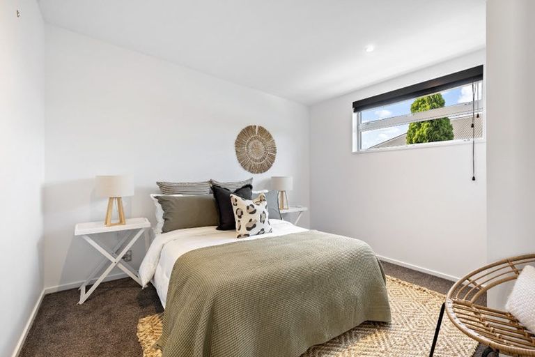 Photo of property in 11 Linkwater Way, Parklands, Christchurch, 8083