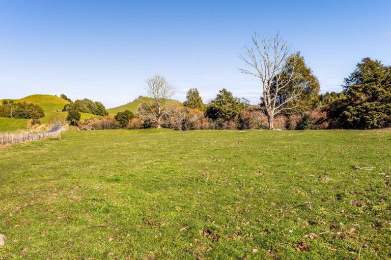 Photo of property in 2445 Tarata Road, Tarata, Inglewood, 4387
