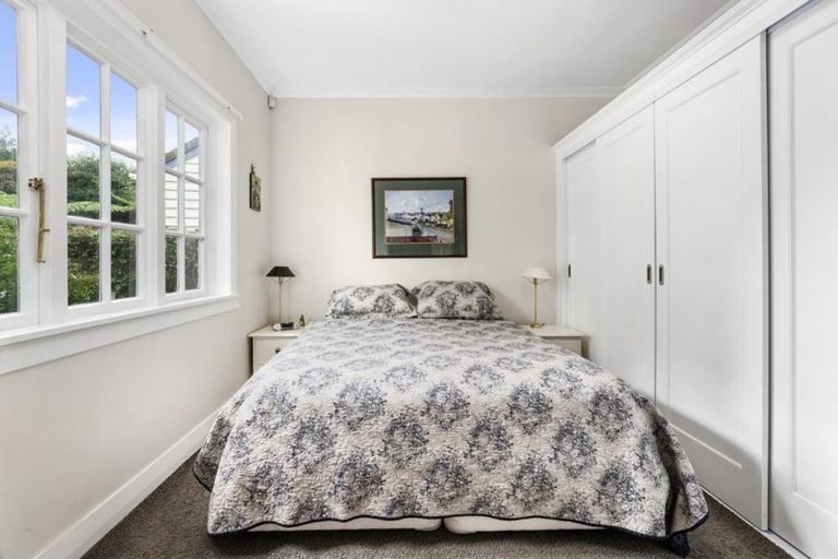 Photo of property in 132 Onslow Road, Khandallah, Wellington, 6035