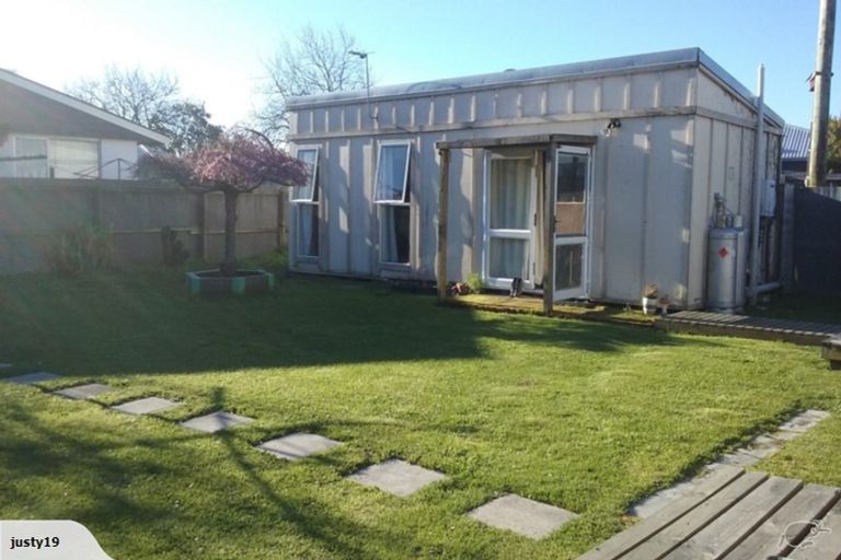 Photo of property in 77 Mathesons Road, Phillipstown, Christchurch, 8011
