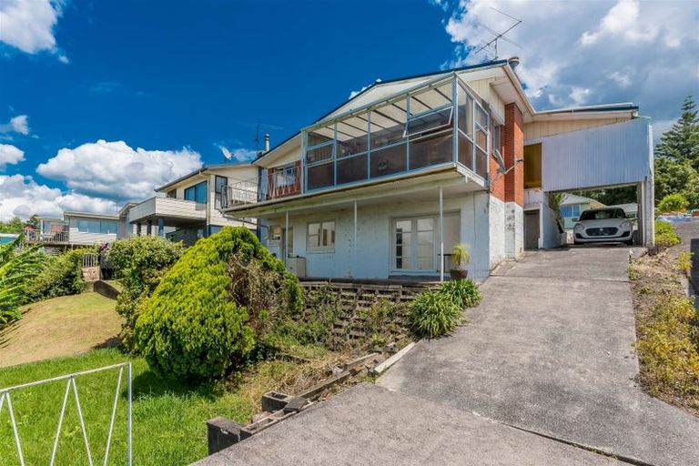 Photo of property in 9 Mcclintock Road, Massey, Auckland, 0614