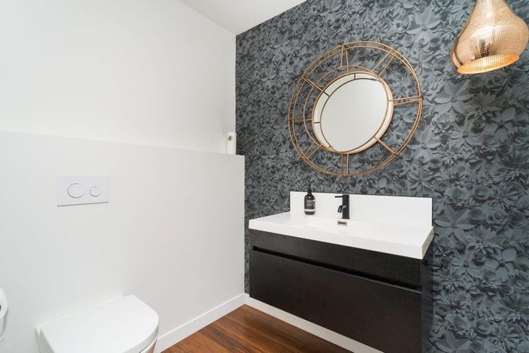 Photo of property in 22 Colombo Street, Hokowhitu, Palmerston North, 4410