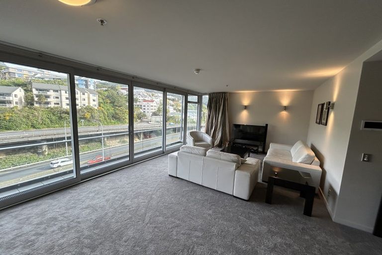 Photo of property in Montreaux Apartments, 4b/164 The Terrace, Wellington Central, Wellington, 6011