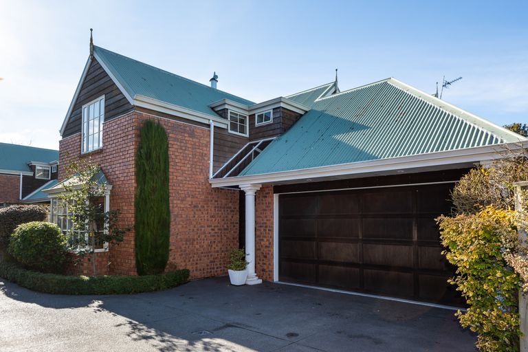 Photo of property in 2/61 Hawkesbury Avenue, St Albans, Christchurch, 8014