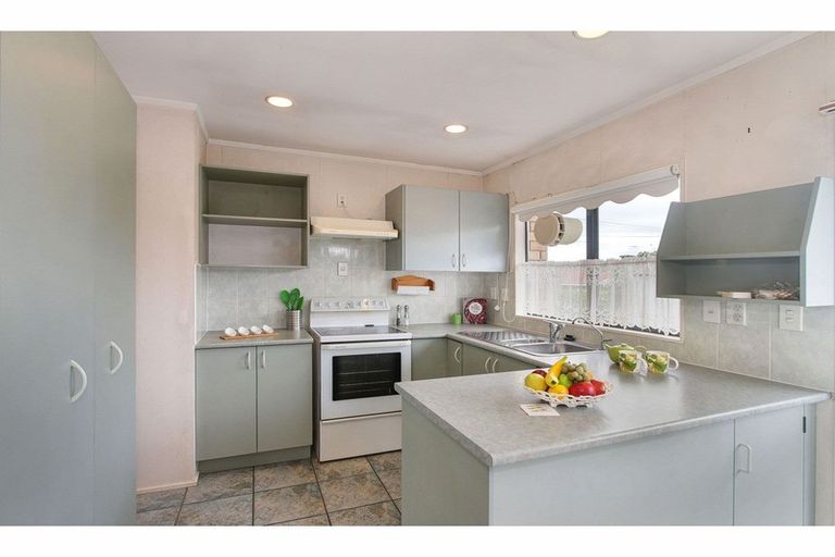 Photo of property in 2/56 Larnoch Road, Henderson, Auckland, 0610