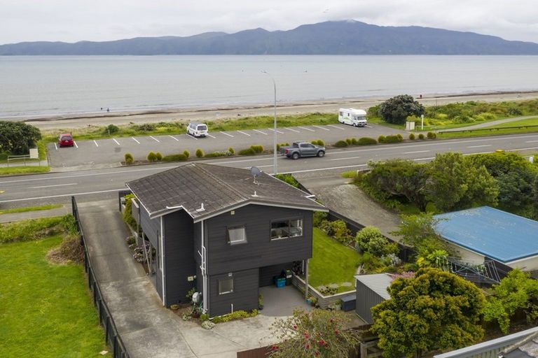 Photo of property in 70a Marine Parade, Paraparaumu Beach, Paraparaumu, 5032