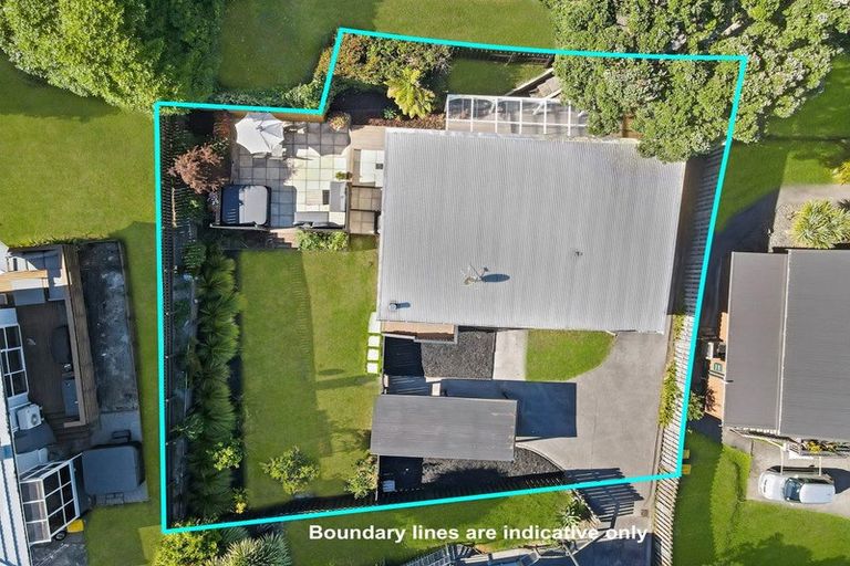 Photo of property in 15 Donovan Avenue, Massey, Auckland, 0614