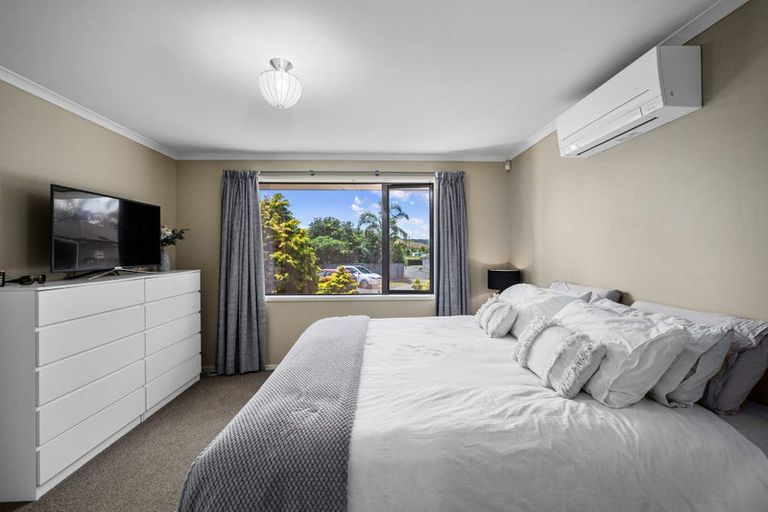 Photo of property in 56 Cabeleigh Drive, Helensville, 0800