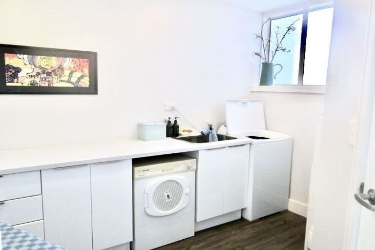 Photo of property in 16 Pacific Parade, Army Bay, Whangaparaoa, 0930
