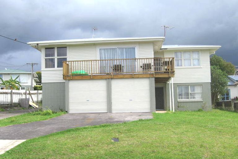 Photo of property in 10 Kaweka Street, New Lynn, Auckland, 0600