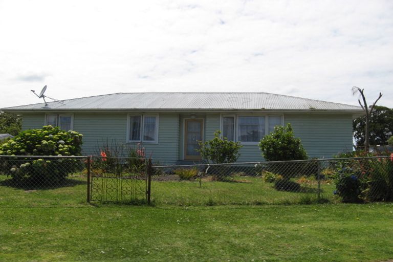 Photo of property in 23 Tarata Crescent, Mangere Bridge, Auckland, 2022