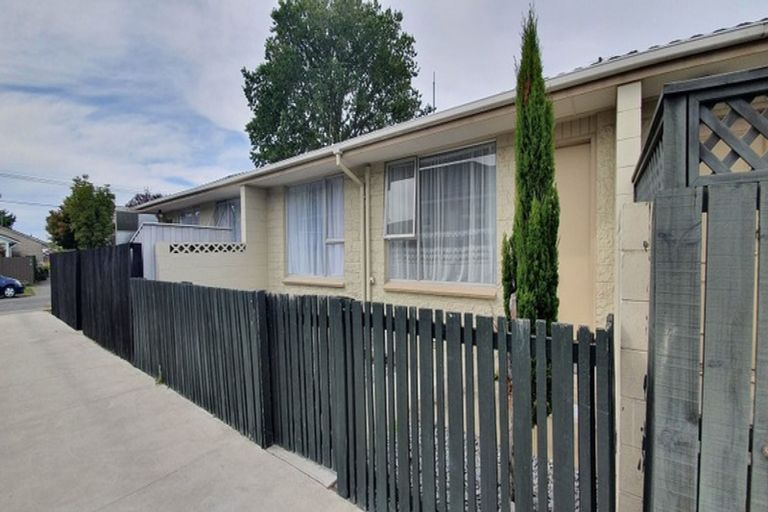Photo of property in 2/79 Champion Street, Edgeware, Christchurch, 8013