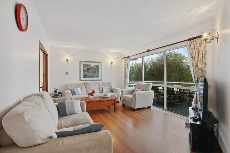 Photo of property in 33 Nevada Avenue, Pakuranga Heights, Auckland, 2010