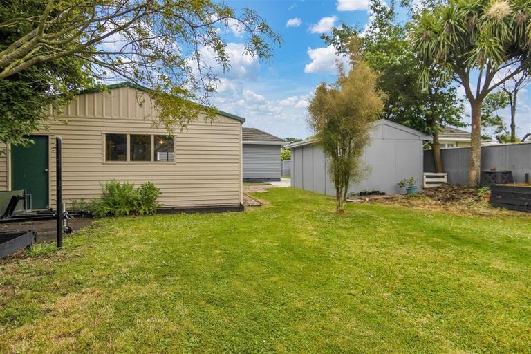 Photo of property in 8 Manor Place, Bryndwr, Christchurch, 8053
