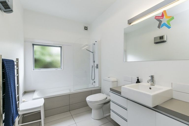 Photo of property in 3 Saddleback Grove, Karori, Wellington, 6012