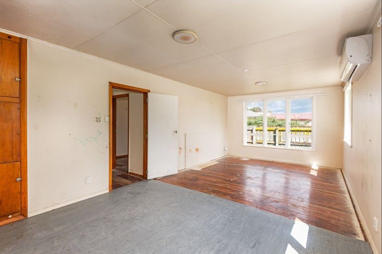 Photo of property in 21 Coventry Street, Highbury, Palmerston North, 4412