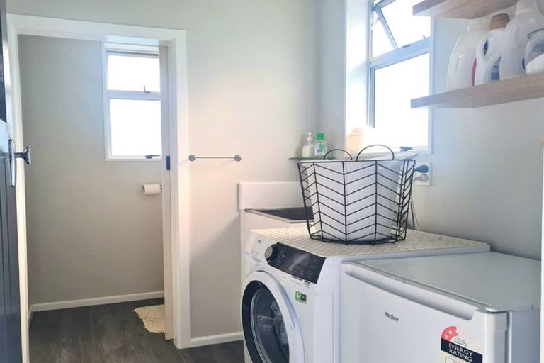 Photo of property in 12 Edelweiss Grove, Timberlea, Upper Hutt, 5018