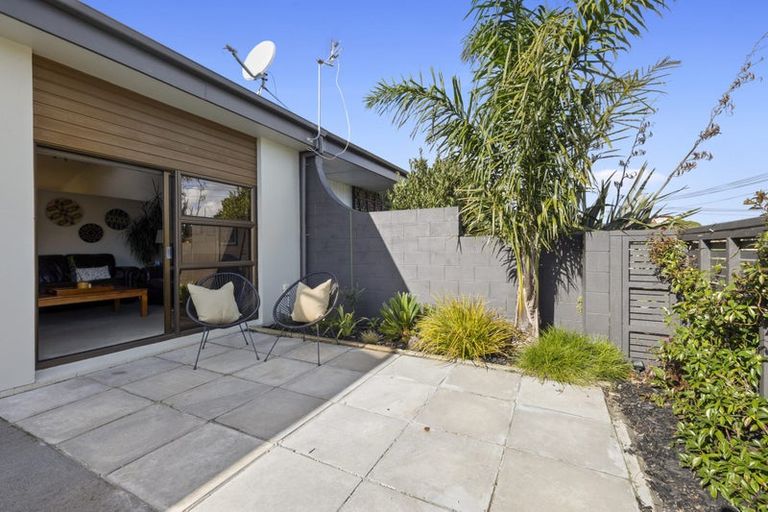 Photo of property in 2 Budleigh Street, Frankleigh Park, New Plymouth, 4310