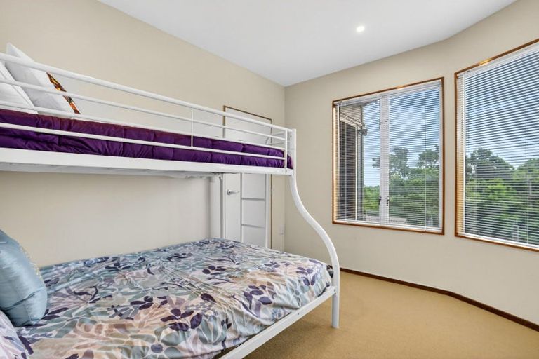Photo of property in 10 Waitea Road, Muriwai, Waimauku, 0881