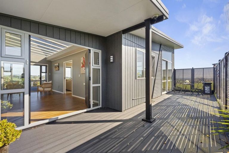 Photo of property in 100 Elsham Road, Lepperton, New Plymouth, 4373