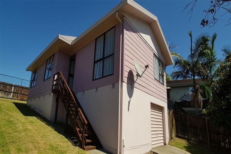 Photo of property in 2/40 Palmers Road, Clendon Park, Auckland, 2103