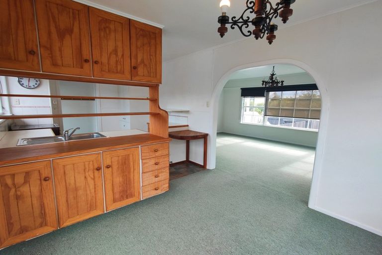 Photo of property in 33b Gill Avenue, Te Atatu Peninsula, Auckland, 0610