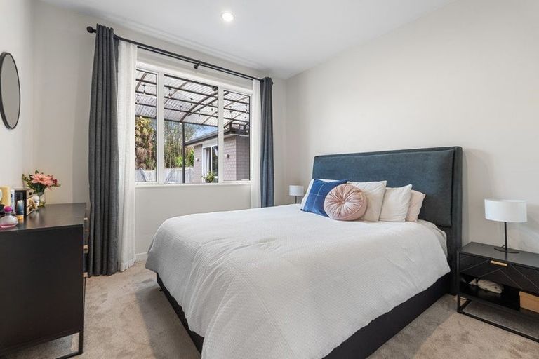 Photo of property in 18 Kahika Grove, Huapai, Kumeu, 0810