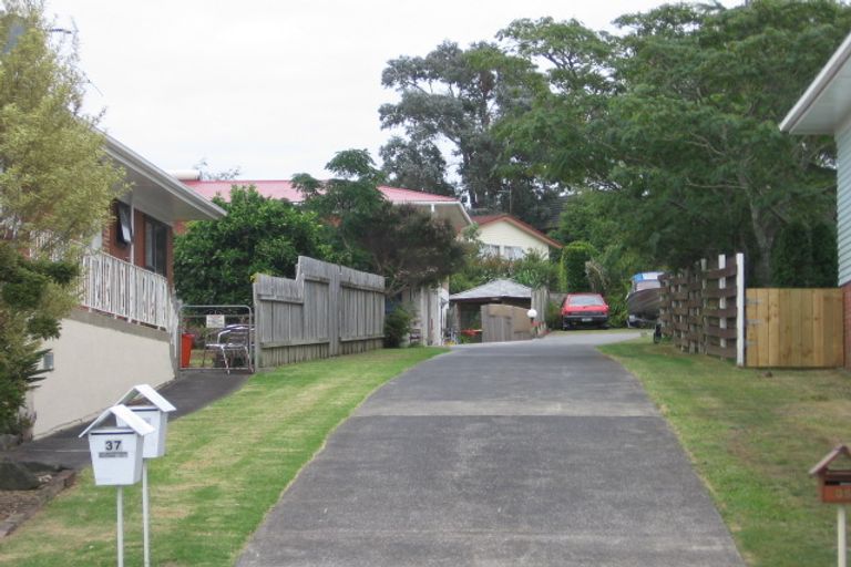 Photo of property in 2/37 Holland Road, Hillcrest, Auckland, 0627
