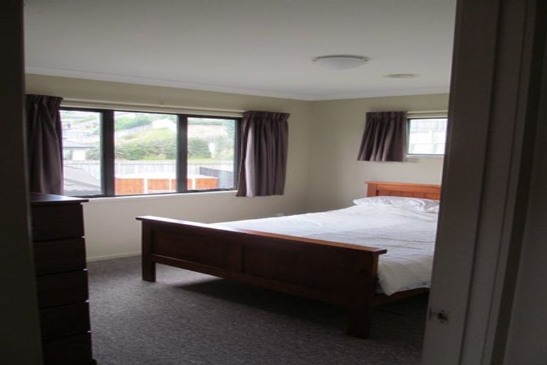 Photo of property in 44 Te Puia Drive, Aotea, Porirua, 5024