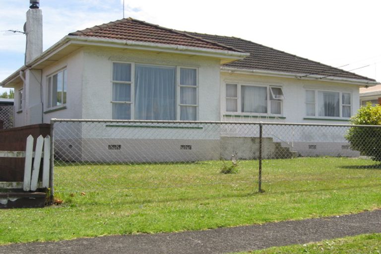 Photo of property in 43 Miller Road, Mangere Bridge, Auckland, 2022