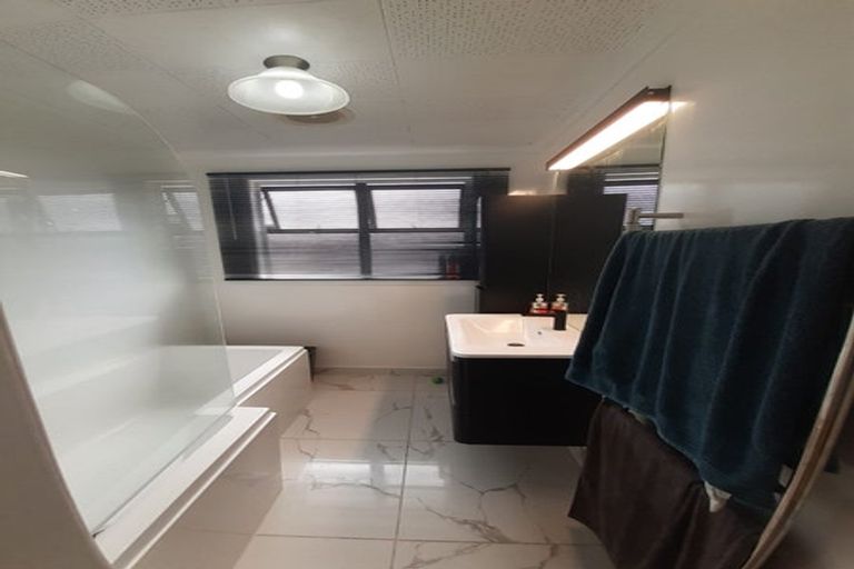 Photo of property in 9 Tirita Street, Kawaha Point, Rotorua, 3010