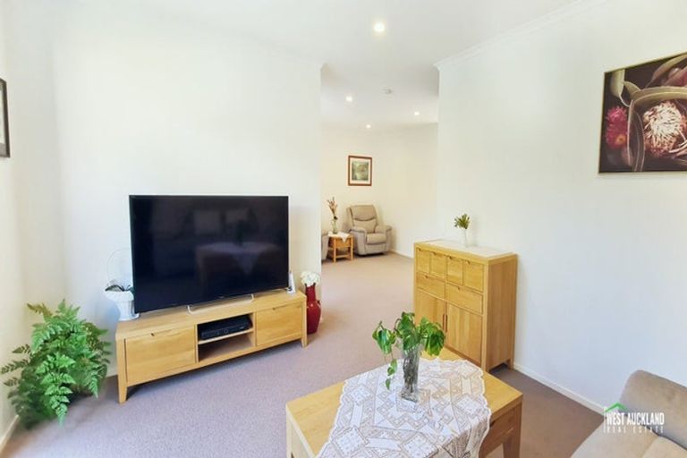 Photo of property in 14 Arthur Rolfe Lane, Swanson, Auckland, 0614
