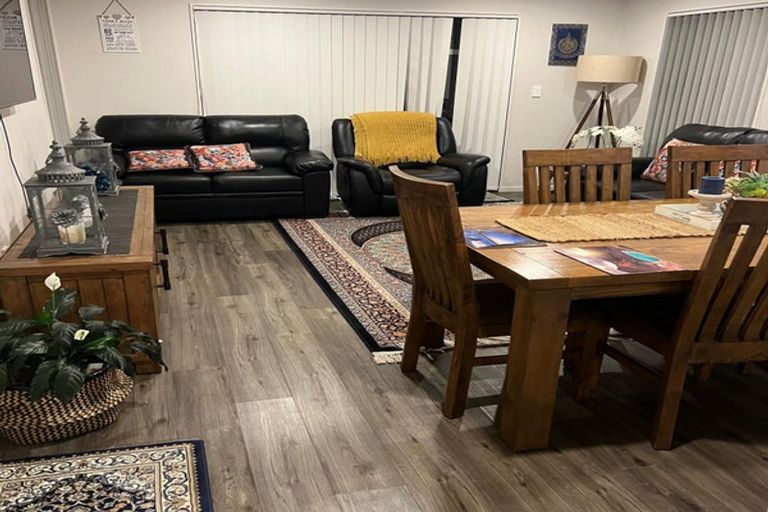 Photo of property in 714a Massey Road, Mangere, Auckland, 2022