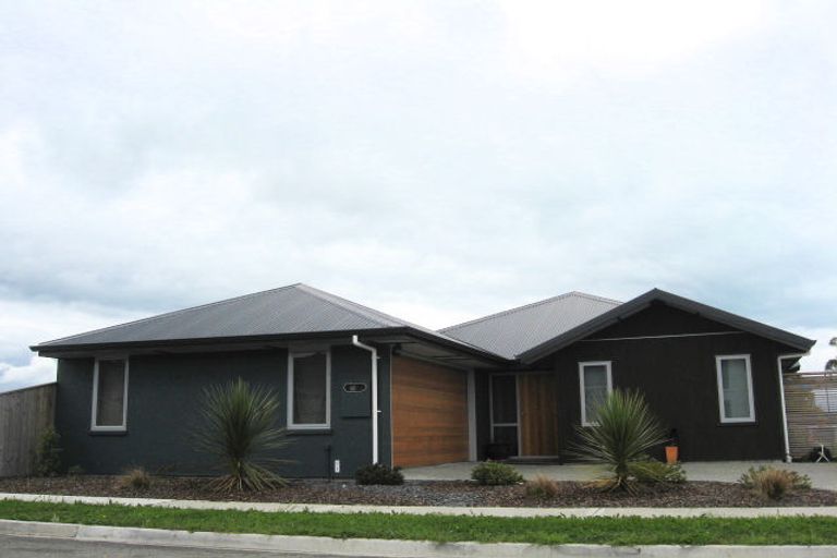 Photo of property in 16 Curtis Street, Stoke, Nelson, 7011