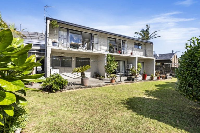 Photo of property in 10 Bungalore Place, Half Moon Bay, Auckland, 2012