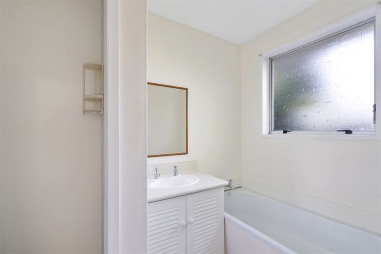 Photo of property in 2/42 Saint Martins Road, Saint Martins, Christchurch, 8022