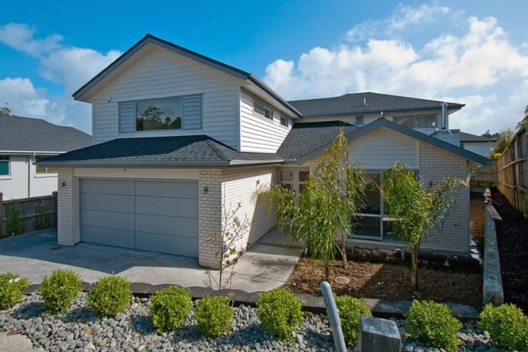 Photo of property in 13 Pin Oak Drive, Schnapper Rock, Auckland, 0632