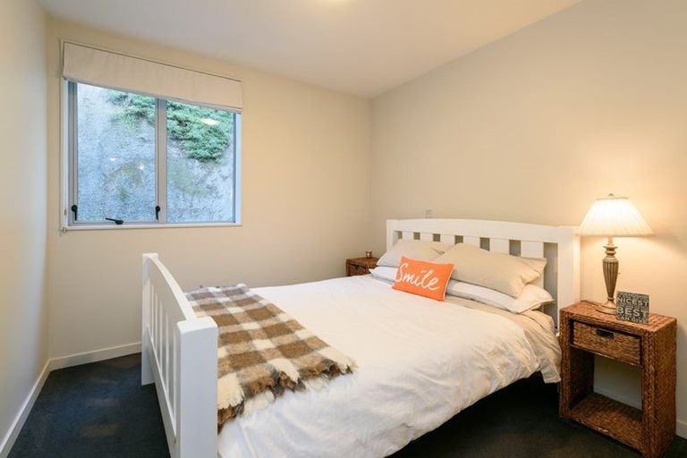 Photo of property in 2a/22 Telford Terrace, Oriental Bay, Wellington, 6011