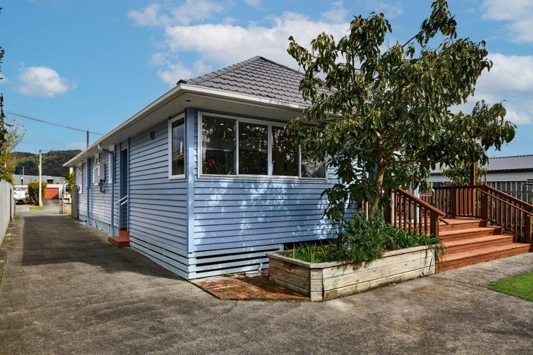 Photo of property in 3 Routley Crescent, Elderslea, Upper Hutt, 5018
