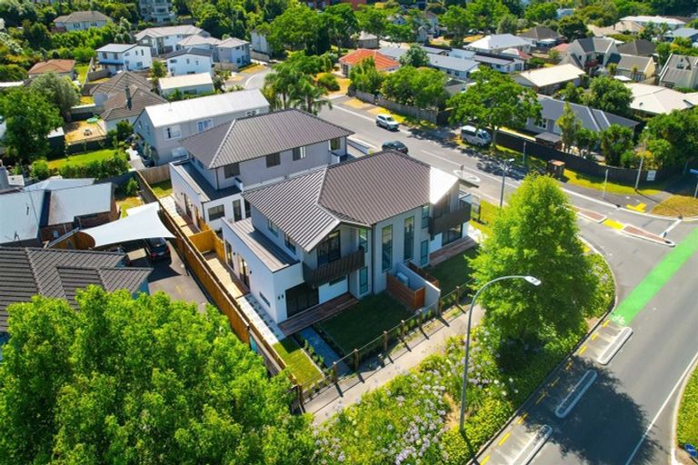 Photo of property in 64u4 Banbury Crescent, Fairfield, Hamilton, 3214