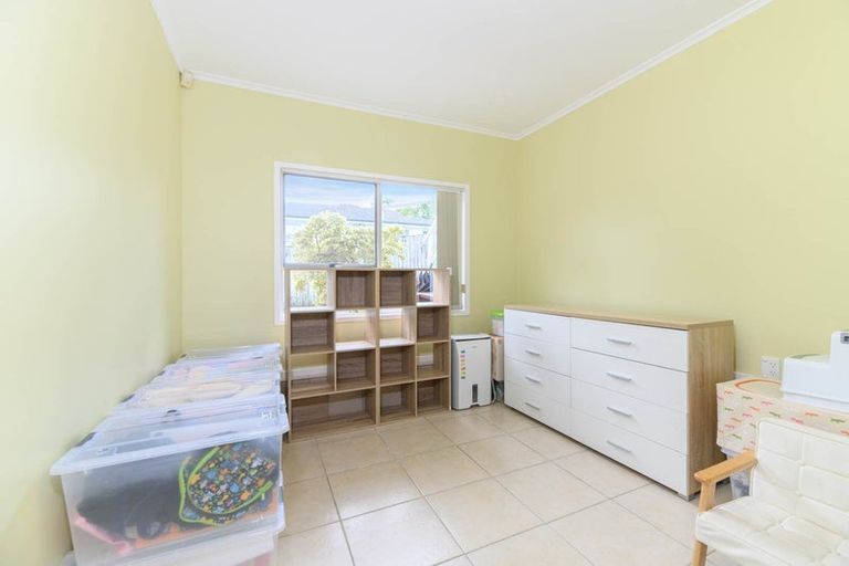 Photo of property in 7 Darcy Place, Massey, Auckland, 0614