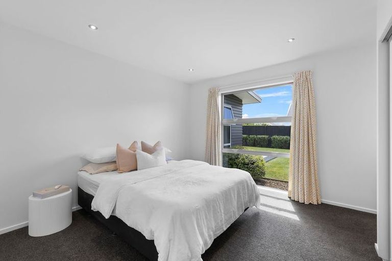 Photo of property in 17 Jacqueline Drive, West Melton, 7618