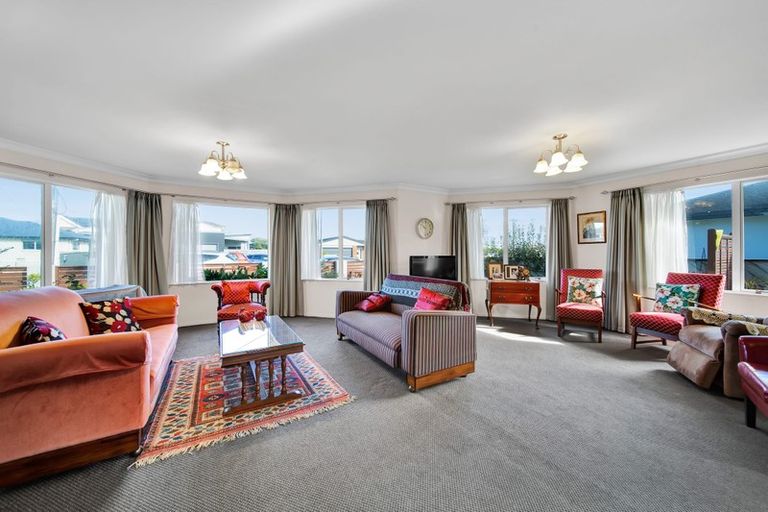 Photo of property in 18 Victoria Street, Hawera, 4610