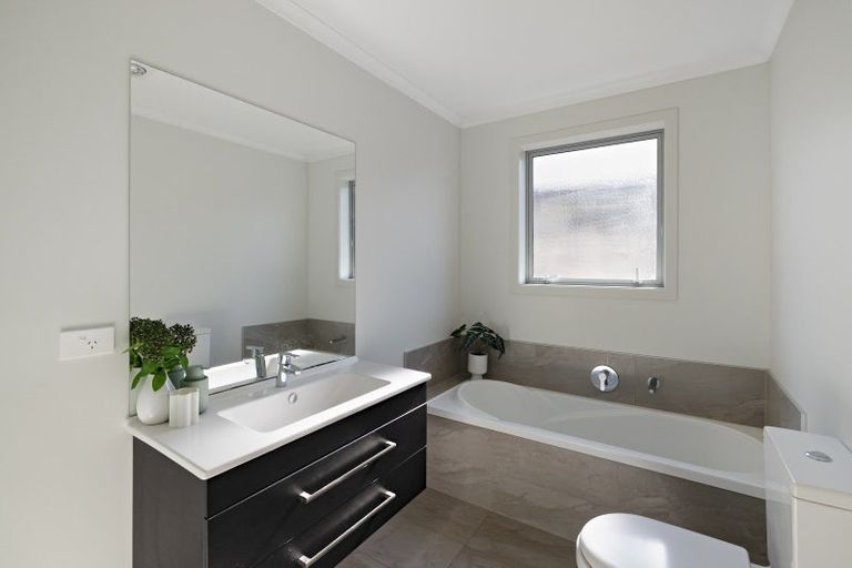 Photo of property in 22 Richardson Road, Omokoroa, 3114